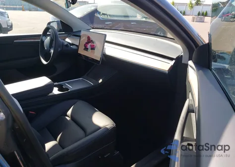 2024 Tesla Model Y Long Range Dual Motor All-Wheel Drive from USA, damaged, VIN 7SAYGDEE7RF074401